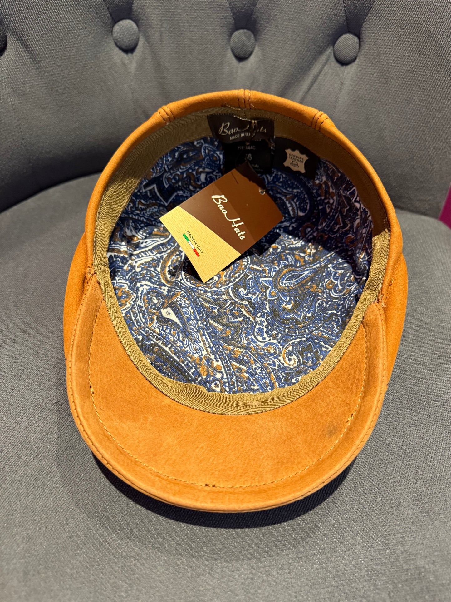 Casquette plate en cuir