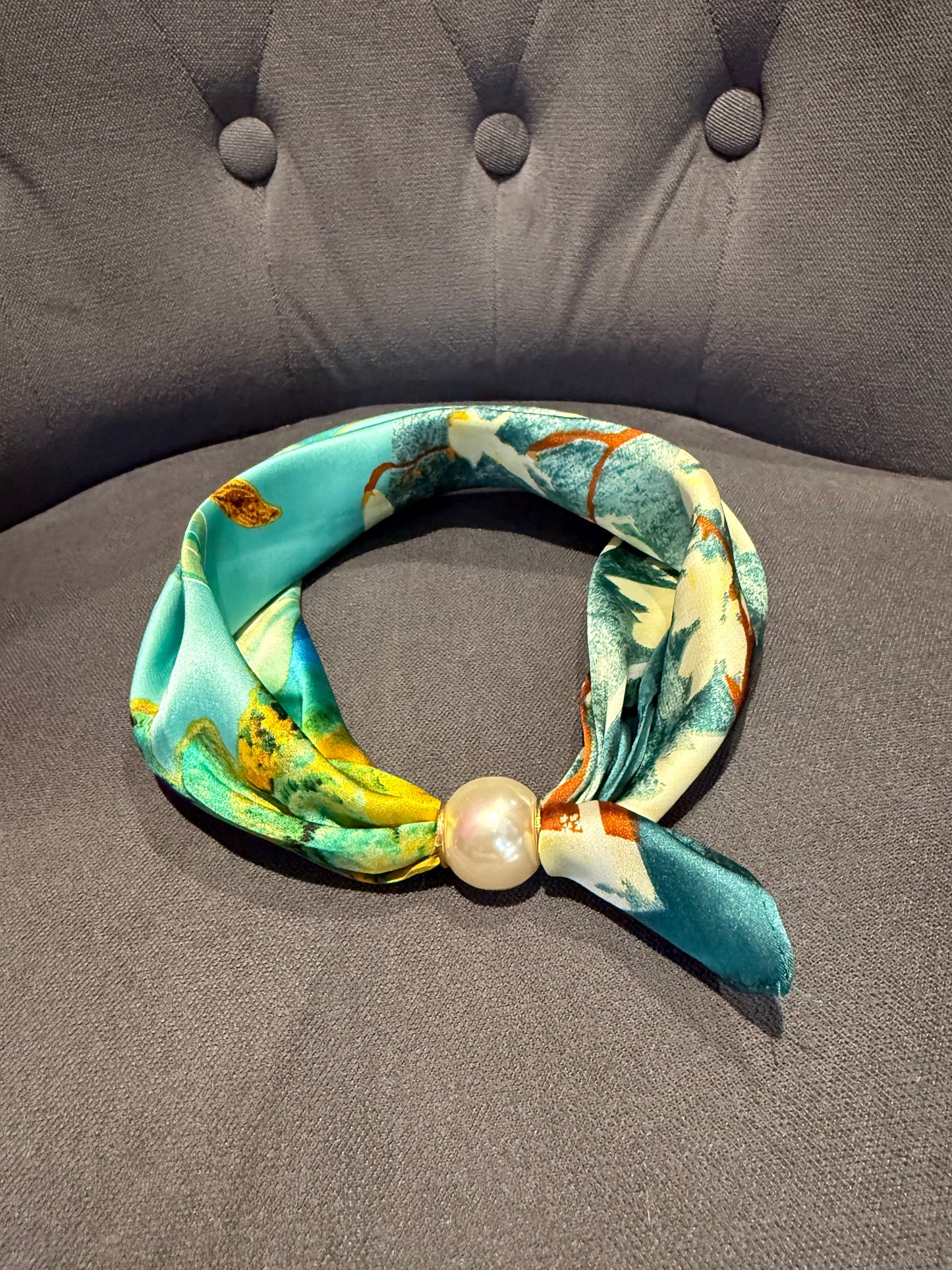 Foulard à clip magnétique
