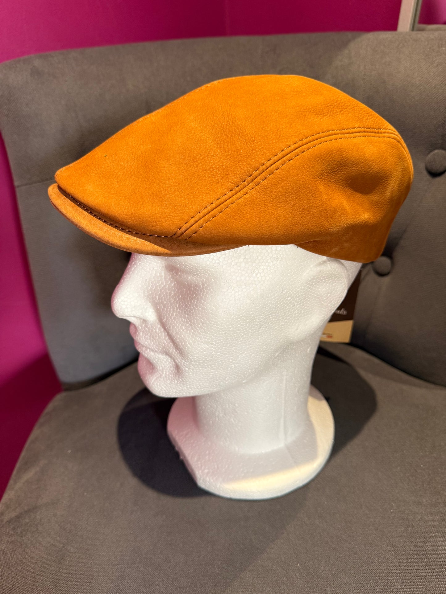 Casquette plate en cuir